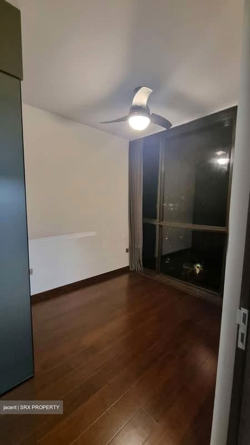 The Commodore (D27), Condominium #559657551